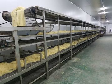 Tallarines de trabajo bajos de la intensidad que cuecen los tallarines del vapor al vapor de la máquina que fabrican la máquina
