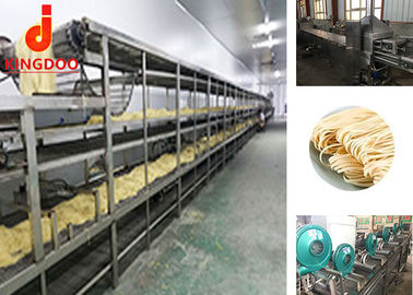 Tallarines frescos que fabrican la unidad, cadena de producción de las pastas del acero inoxidable